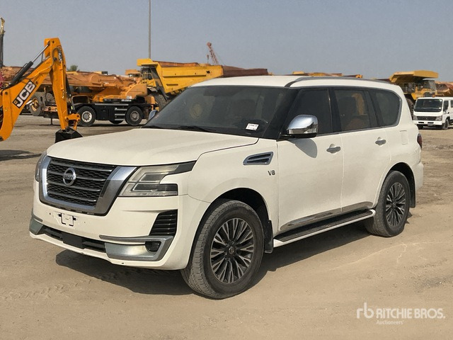 2015 Nissan Patrol Platinum 4x4 SUV - SUV: slika 2015 Nissan Patrol Platinum 4x4 SUV - SUV 2015 Nissan Patrol Platinum 4x4 SUV - SUV: slika 2015 Nissan Patrol Platinum 4x4 SUV - SUV