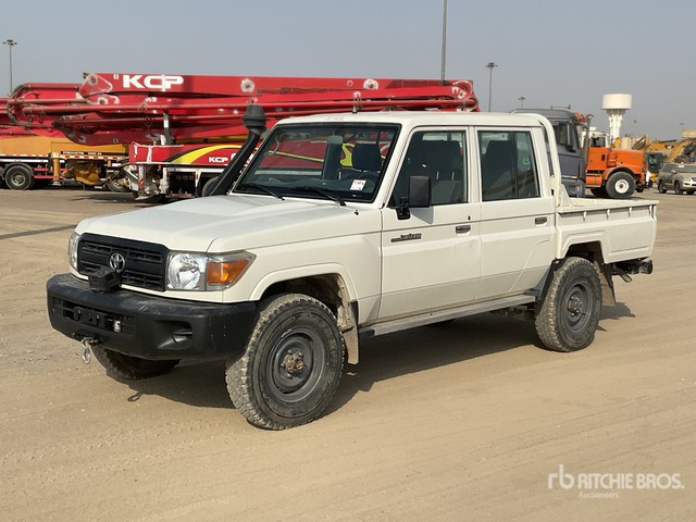 2016 Toyota Land Cruiser 79L 4x4 Crew Cab Pickup - Pick-up: slika 2016 Toyota Land Cruiser 79L 4x4 Crew Cab Pickup - Pick-up 2016 Toyota Land Cruiser 79L 4x4 Crew Cab Pickup - Pick-up: slika 2016 Toyota Land Cruiser 79L 4x4 Crew Cab Pickup - Pick-up