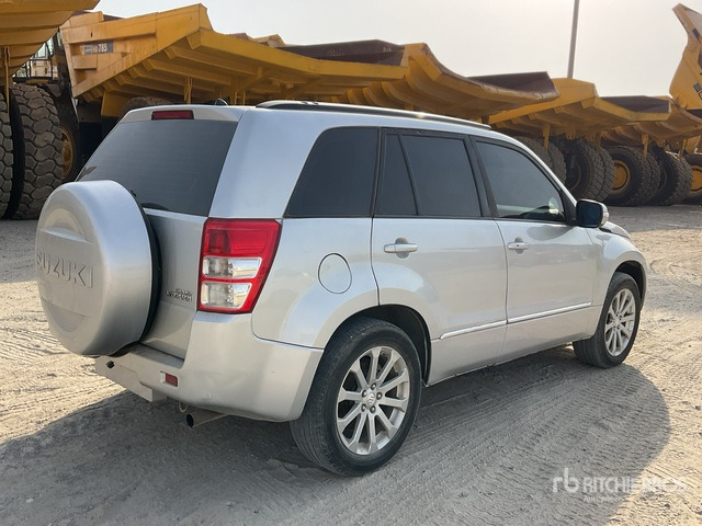 2018 Suzuki Grand Vitara 4x4 SUV - SUV: slika 2018 Suzuki Grand Vitara 4x4 SUV - SUV 2018 Suzuki Grand Vitara 4x4 SUV - SUV: slika 2018 Suzuki Grand Vitara 4x4 SUV - SUV