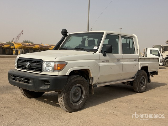 2023 Toyota Land Cruiser 79L 4x4 Crew Cab Pickup - Pick-up: slika 2023 Toyota Land Cruiser 79L 4x4 Crew Cab Pickup - Pick-up 2023 Toyota Land Cruiser 79L 4x4 Crew Cab Pickup - Pick-up: slika 2023 Toyota Land Cruiser 79L 4x4 Crew Cab Pickup - Pick-up