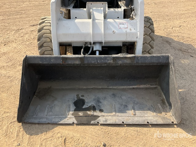 Bobcat S130 Skid Steer Loader - Mini utovarivač: slika Bobcat S130 Skid Steer Loader - Mini utovarivač Bobcat S130 Skid Steer Loader - Mini utovarivač: slika Bobcat S130 Skid Steer Loader - Mini utovarivač