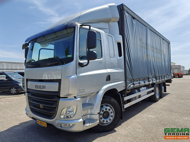 DAF CF 400 FAN 6x2/4 SpaceCab Euro6A - Schuifzeilenbak 7.7m + Laadklep 2000kg - HH Vloer - AanhangerKoppeling - Kamion s ceradom: slika DAF CF 400 FAN 6x2/4 SpaceCab Euro6A - Schuifzeilenbak 7.7m + Laadklep 2000kg - HH Vloer - AanhangerKoppeling - Kamion s ceradom DAF CF 400 FAN 6x2/4 SpaceCab Euro6A - Schuifzeilenbak 7.7m + Laadklep 2000kg - HH Vloer - AanhangerKoppeling - Kamion s ceradom: slika DAF CF 400 FAN 6x2/4 SpaceCab Euro6A - Schuifzeilenbak 7.7m + Laadklep 2000kg - HH Vloer - AanhangerKoppeling - Kamion s ceradom