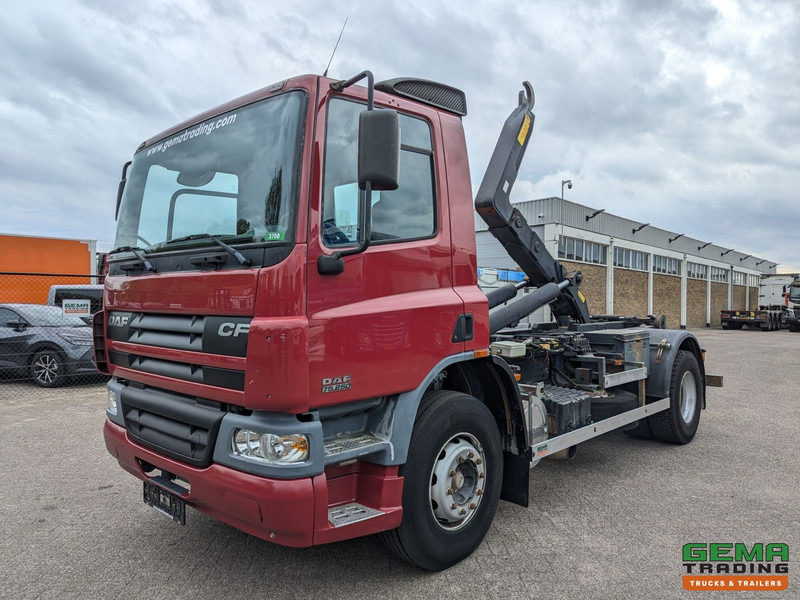 DAF CF75.250 4x2 Dagcab Euro3 - Handgeschakeld - Haakarm 16T - Bladgeveerd - Kamion s kukastom dizalicom: slika DAF CF75.250 4x2 Dagcab Euro3 - Handgeschakeld - Haakarm 16T - Bladgeveerd - Kamion s kukastom dizalicom DAF CF75.250 4x2 Dagcab Euro3 - Handgeschakeld - Haakarm 16T - Bladgeveerd - Kamion s kukastom dizalicom: slika DAF CF75.250 4x2 Dagcab Euro3 - Handgeschakeld - Haakarm 16T - Bladgeveerd - Kamion s kukastom dizalicom