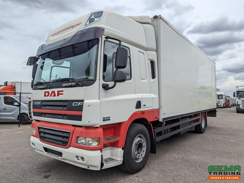 DAF CF85.410 4x2 Spacecab Euro5 - Geïsoleerde bak 7.6m - Laadklep 1500kg - Reservewiel - Kamion sandučar: slika DAF CF85.410 4x2 Spacecab Euro5 - Geïsoleerde bak 7.6m - Laadklep 1500kg - Reservewiel - Kamion sandučar DAF CF85.410 4x2 Spacecab Euro5 - Geïsoleerde bak 7.6m - Laadklep 1500kg - Reservewiel - Kamion sandučar: slika DAF CF85.410 4x2 Spacecab Euro5 - Geïsoleerde bak 7.6m - Laadklep 1500kg - Reservewiel - Kamion sandučar