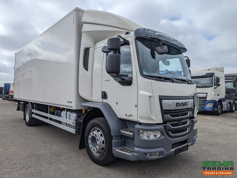 DAF FA LF290 4x2 Dagcab Euro6E - 19T - 6CIL - Geslotenbak 7.27m + Laadklep 1500kg - 140.000km - 09/2025 APK - Kamion sandučar: slika DAF FA LF290 4x2 Dagcab Euro6E - 19T - 6CIL - Geslotenbak 7.27m + Laadklep 1500kg - 140.000km - 09/2025 APK - Kamion sandučar DAF FA LF290 4x2 Dagcab Euro6E - 19T - 6CIL - Geslotenbak 7.27m + Laadklep 1500kg - 140.000km - 09/2025 APK - Kamion sandučar: slika DAF FA LF290 4x2 Dagcab Euro6E - 19T - 6CIL - Geslotenbak 7.27m + Laadklep 1500kg - 140.000km - 09/2025 APK - Kamion sandučar