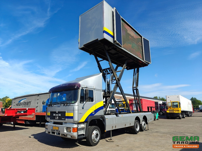 MAN 26.362 FNL/LL 6x2/4 Slaapcab Euro0 - LEDscherm Schaarlift ReclameAuto - Luchtgeveerd - Hydr. steunpoten - Kamion: slika MAN 26.362 FNL/LL 6x2/4 Slaapcab Euro0 - LEDscherm Schaarlift ReclameAuto - Luchtgeveerd - Hydr. steunpoten - Kamion MAN 26.362 FNL/LL 6x2/4 Slaapcab Euro0 - LEDscherm Schaarlift ReclameAuto - Luchtgeveerd - Hydr. steunpoten - Kamion: slika MAN 26.362 FNL/LL 6x2/4 Slaapcab Euro0 - LEDscherm Schaarlift ReclameAuto - Luchtgeveerd - Hydr. steunpoten - Kamion