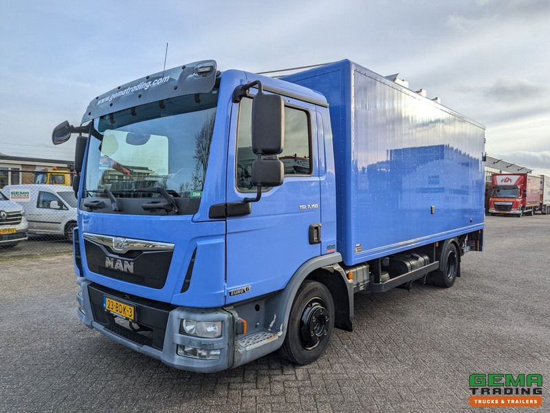 MAN TGL 7.150 4x2 Dagcabine Euro6 - Camper/Kart/Motor/ Mobiele Werkplaats - Laadklep 750KG - Zonnepaneel - Kamion: slika MAN TGL 7.150 4x2 Dagcabine Euro6 - Camper/Kart/Motor/ Mobiele Werkplaats - Laadklep 750KG - Zonnepaneel - Kamion MAN TGL 7.150 4x2 Dagcabine Euro6 - Camper/Kart/Motor/ Mobiele Werkplaats - Laadklep 750KG - Zonnepaneel - Kamion: slika MAN TGL 7.150 4x2 Dagcabine Euro6 - Camper/Kart/Motor/ Mobiele Werkplaats - Laadklep 750KG - Zonnepaneel - Kamion