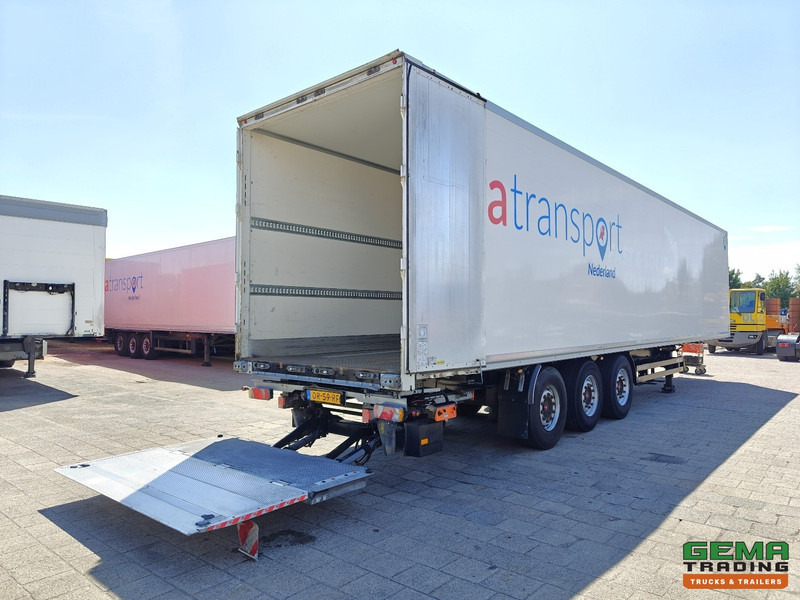 Kögel SKH24 3-Assen SAF - Gesloten Opbouw - LiftAs - Schijfremmen - Laadklep 2000KG - Poluprikolica sa zatvorenim sandukom: slika Kögel SKH24 3-Assen SAF - Gesloten Opbouw - LiftAs - Schijfremmen - Laadklep 2000KG - Poluprikolica sa zatvorenim sandukom Kögel SKH24 3-Assen SAF - Gesloten Opbouw - LiftAs - Schijfremmen - Laadklep 2000KG - Poluprikolica sa zatvorenim sandukom: slika Kögel SKH24 3-Assen SAF - Gesloten Opbouw - LiftAs - Schijfremmen - Laadklep 2000KG - Poluprikolica sa zatvorenim sandukom
