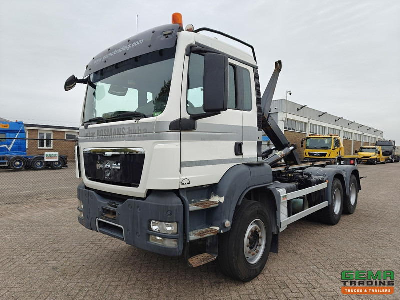 MAN TGS-TGX 26.440 6x4 Dagcabine Euro5 - AJK 20T HaakarmSysteem - Volledig Bladgeveerd - Naafreductie - Handgeschakeld - Kamion s kukastom dizalicom: slika MAN TGS-TGX 26.440 6x4 Dagcabine Euro5 - AJK 20T HaakarmSysteem - Volledig Bladgeveerd - Naafreductie - Handgeschakeld - Kamion s kukastom dizalicom MAN TGS-TGX 26.440 6x4 Dagcabine Euro5 - AJK 20T HaakarmSysteem - Volledig Bladgeveerd - Naafreductie - Handgeschakeld - Kamion s kukastom dizalicom: slika MAN TGS-TGX 26.440 6x4 Dagcabine Euro5 - AJK 20T HaakarmSysteem - Volledig Bladgeveerd - Naafreductie - Handgeschakeld - Kamion s kukastom dizalicom