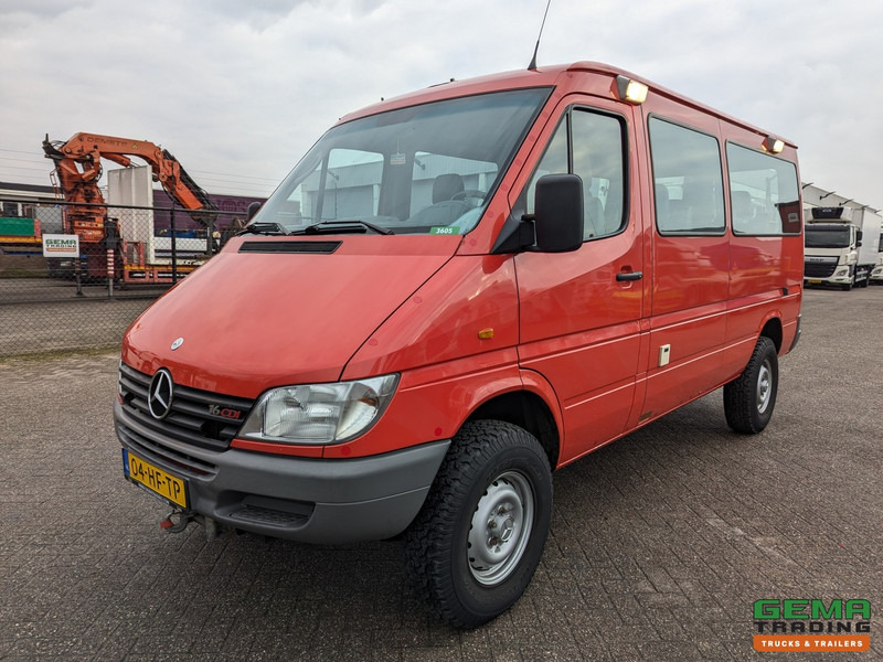 Mercedes-Benz 316 CDI 4x4 Euro3 - 59.000km - 9 Persoons - Lier - 3 Sperren! Hoge en Lage Gearing - Minibus, Putnički kombi: slika Mercedes-Benz 316 CDI 4x4 Euro3 - 59.000km - 9 Persoons - Lier - 3 Sperren! Hoge en Lage Gearing - Minibus, Putnički kombi Mercedes-Benz 316 CDI 4x4 Euro3 - 59.000km - 9 Persoons - Lier - 3 Sperren! Hoge en Lage Gearing - Minibus, Putnički kombi: slika Mercedes-Benz 316 CDI 4x4 Euro3 - 59.000km - 9 Persoons - Lier - 3 Sperren! Hoge en Lage Gearing - Minibus, Putnički kombi