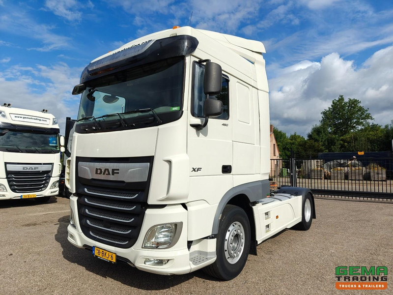 DAF XF 480 FT 4x2 Spacecab Euro6C - Alcoa - Groot Brandstoffilter - SmartTacho V2 - 05/2026 APK - Tegljač: slika DAF XF 480 FT 4x2 Spacecab Euro6C - Alcoa - Groot Brandstoffilter - SmartTacho V2 - 05/2026 APK - Tegljač DAF XF 480 FT 4x2 Spacecab Euro6C - Alcoa - Groot Brandstoffilter - SmartTacho V2 - 05/2026 APK - Tegljač: slika DAF XF 480 FT 4x2 Spacecab Euro6C - Alcoa - Groot Brandstoffilter - SmartTacho V2 - 05/2026 APK - Tegljač