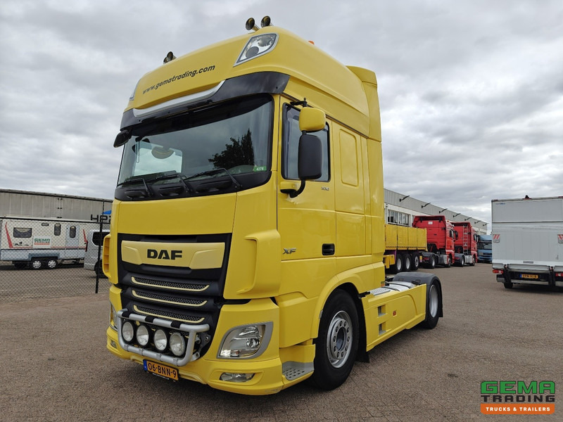 DAF XF 530 FT 4x2 SuperSpaceCab Euro6D -Dubbele Tanks - Vollucht - TV - SMARTTacho V2 - 01/2026 APK - Tegljač: slika DAF XF 530 FT 4x2 SuperSpaceCab Euro6D -Dubbele Tanks - Vollucht - TV - SMARTTacho V2 - 01/2026 APK - Tegljač DAF XF 530 FT 4x2 SuperSpaceCab Euro6D -Dubbele Tanks - Vollucht - TV - SMARTTacho V2 - 01/2026 APK - Tegljač: slika DAF XF 530 FT 4x2 SuperSpaceCab Euro6D -Dubbele Tanks - Vollucht - TV - SMARTTacho V2 - 01/2026 APK - Tegljač