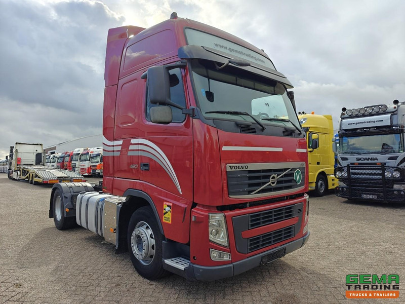 Volvo FH460 4x2 Globetrotter XL Euro5 - Handgeschakeld - Dubbele tanks - Tegljač: slika Volvo FH460 4x2 Globetrotter XL Euro5 - Handgeschakeld - Dubbele tanks - Tegljač Volvo FH460 4x2 Globetrotter XL Euro5 - Handgeschakeld - Dubbele tanks - Tegljač: slika Volvo FH460 4x2 Globetrotter XL Euro5 - Handgeschakeld - Dubbele tanks - Tegljač