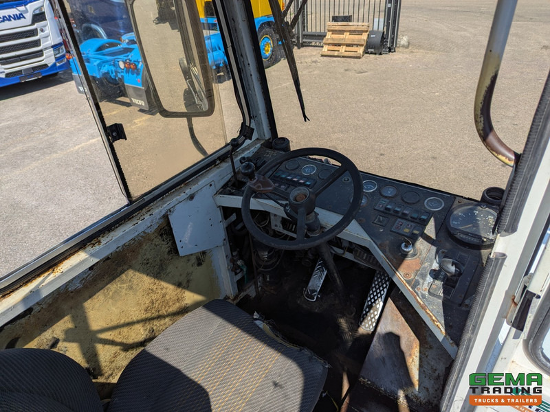 Terberg YT17 MOTOR DEFECT - MMBS Kenteken - Terminalni traktor: slika Terberg YT17 MOTOR DEFECT - MMBS Kenteken - Terminalni traktor Terberg YT17 MOTOR DEFECT - MMBS Kenteken - Terminalni traktor: slika Terberg YT17 MOTOR DEFECT - MMBS Kenteken - Terminalni traktor