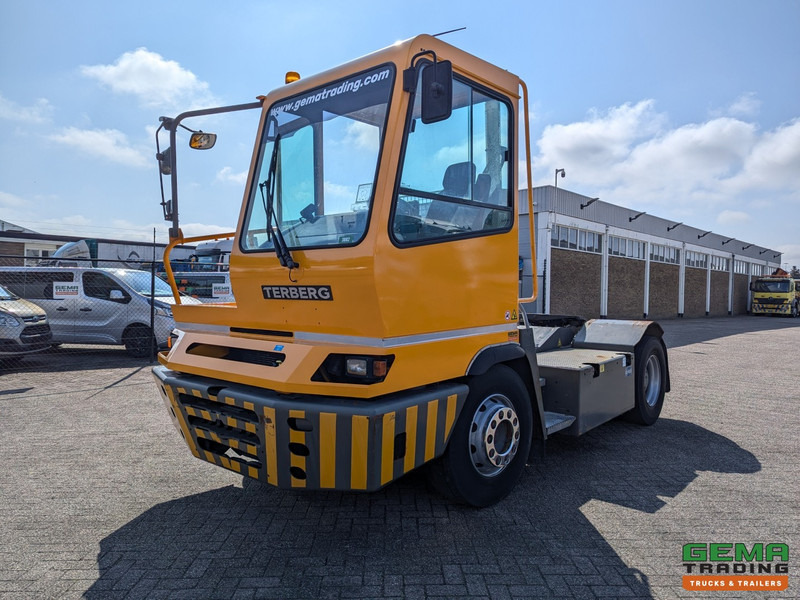 Terberg YT222 Allison - Schotel 30T - Landbouw kenteken - Uren 26725 - Terminalni traktor: slika Terberg YT222 Allison - Schotel 30T - Landbouw kenteken - Uren 26725 - Terminalni traktor Terberg YT222 Allison - Schotel 30T - Landbouw kenteken - Uren 26725 - Terminalni traktor: slika Terberg YT222 Allison - Schotel 30T - Landbouw kenteken - Uren 26725 - Terminalni traktor