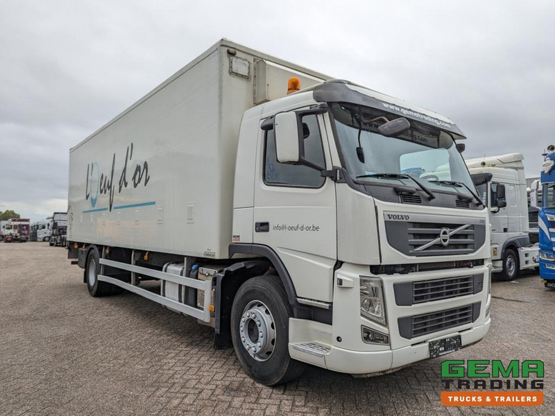 Volvo FM330 4x2 Daycab Euro5 KuikenBak 8.2m + Webasto Heater + Dhollandia 2000KG - Kamion za prijevoz stoke: slika Volvo FM330 4x2 Daycab Euro5 KuikenBak 8.2m + Webasto Heater + Dhollandia 2000KG - Kamion za prijevoz stoke Volvo FM330 4x2 Daycab Euro5 KuikenBak 8.2m + Webasto Heater + Dhollandia 2000KG - Kamion za prijevoz stoke: slika Volvo FM330 4x2 Daycab Euro5 KuikenBak 8.2m + Webasto Heater + Dhollandia 2000KG - Kamion za prijevoz stoke