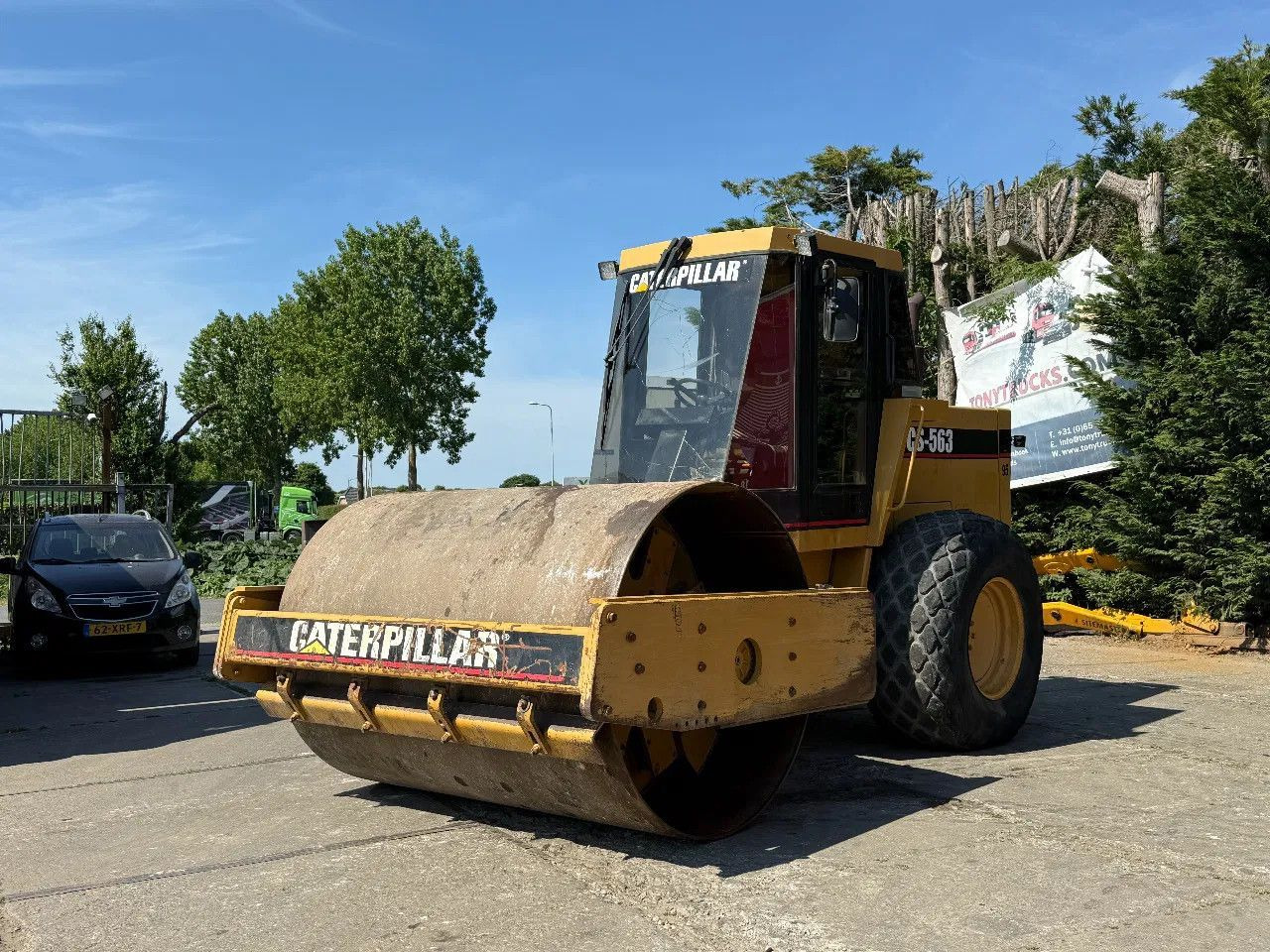 CAT CS 563 Roller with vibration - Kompaktor: slika CAT CS 563 Roller with vibration - Kompaktor CAT CS 563 Roller with vibration - Kompaktor: slika CAT CS 563 Roller with vibration - Kompaktor