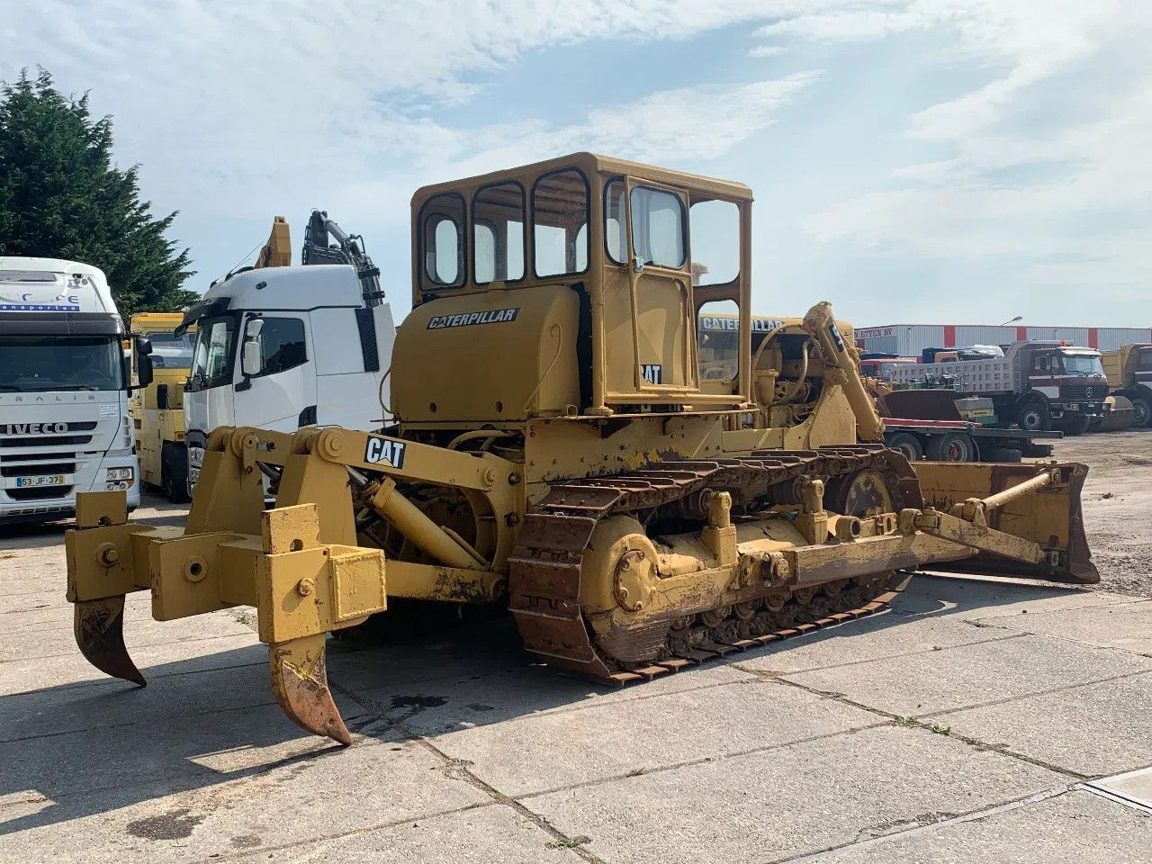 CAT Caterpillar D7E Bulldozer with ripper CLUTCH DEF CAT D7E Bulldozer with ripper CLUTCH DEFECT - Buldožer: slika CAT Caterpillar D7E Bulldozer with ripper CLUTCH DEF CAT D7E Bulldozer with ripper CLUTCH DEFECT - Buldožer CAT Caterpillar D7E Bulldozer with ripper CLUTCH DEF CAT D7E Bulldozer with ripper CLUTCH DEFECT - Buldožer: slika CAT Caterpillar D7E Bulldozer with ripper CLUTCH DEF CAT D7E Bulldozer with ripper CLUTCH DEFECT - Buldožer