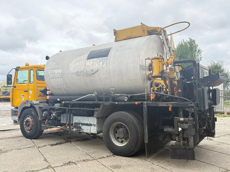 Renault G260 4X2 ACMAR Bitumen Sprayer 10.000L Spring/Spring Manual Gear - Kamion: slika Renault G260 4X2 ACMAR Bitumen Sprayer 10.000L Spring/Spring Manual Gear - Kamion Renault G260 4X2 ACMAR Bitumen Sprayer 10.000L Spring/Spring Manual Gear - Kamion: slika Renault G260 4X2 ACMAR Bitumen Sprayer 10.000L Spring/Spring Manual Gear - Kamion