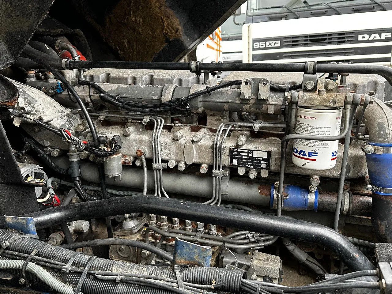 Tegljač DAF XF 95.380 4X2 Tractor-unit Spring/Air ZF Manual DAF XF 95.380 4X2 Tractor-unit Spring/Air ZF Manual: slika Tegljač DAF XF 95.380 4X2 Tractor-unit Spring/Air ZF Manual DAF XF 95.380 4X2 Tractor-unit Spring/Air ZF Manual