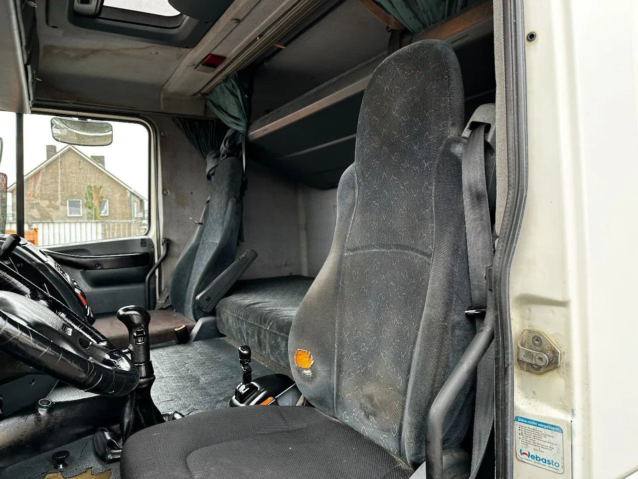 Tegljač DAF XF 95.380 4X2 Tractor-unit Spring/Air ZF Manual DAF XF 95.380 4X2 Tractor-unit Spring/Air ZF Manual: slika Tegljač DAF XF 95.380 4X2 Tractor-unit Spring/Air ZF Manual DAF XF 95.380 4X2 Tractor-unit Spring/Air ZF Manual