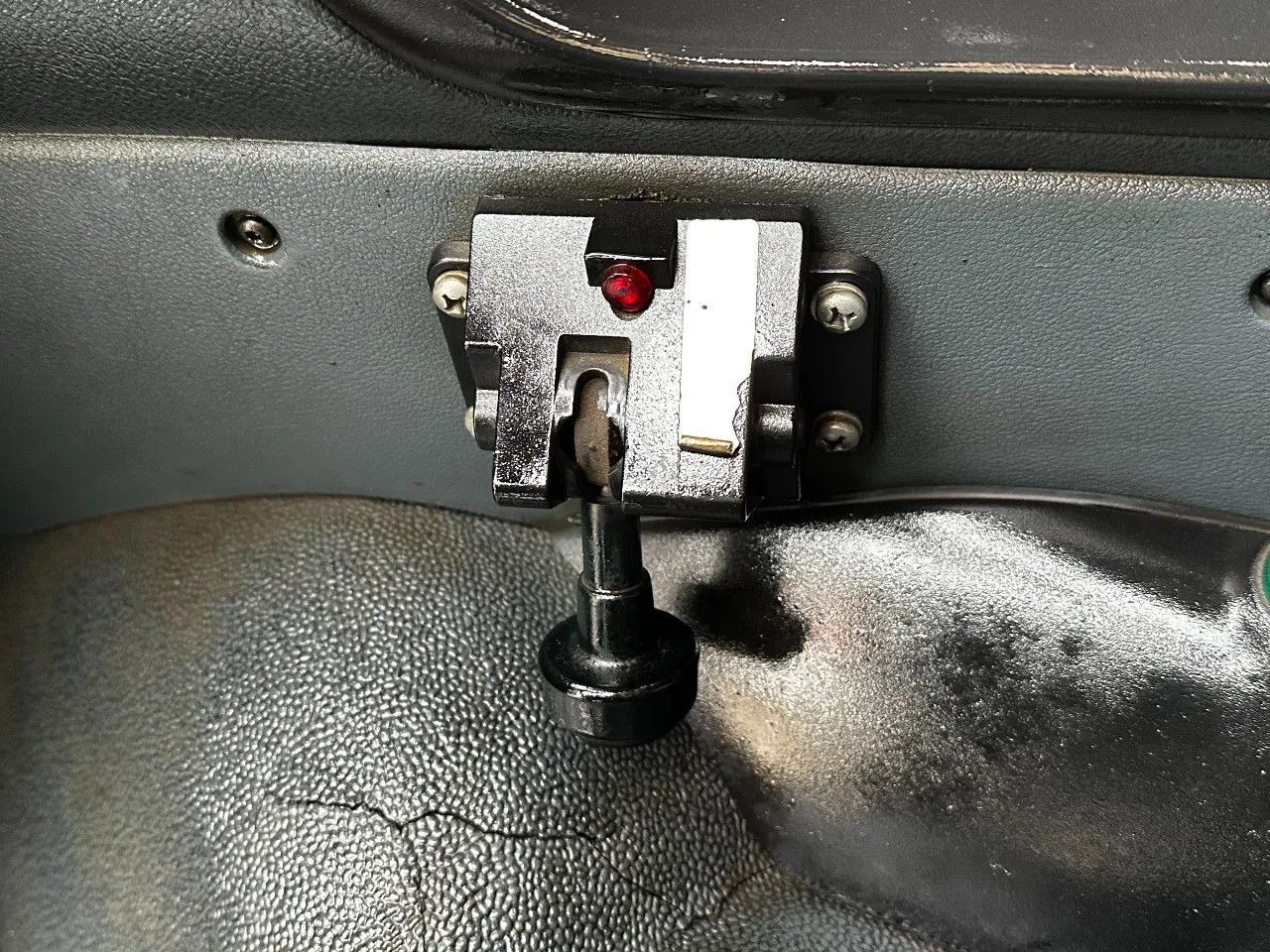 Tegljač DAF XF 95.380 4X2 Tractor-unit Spring/Air ZF Manual DAF XF 95.380 4X2 Tractor-unit Spring/Air ZF Manual: slika Tegljač DAF XF 95.380 4X2 Tractor-unit Spring/Air ZF Manual DAF XF 95.380 4X2 Tractor-unit Spring/Air ZF Manual