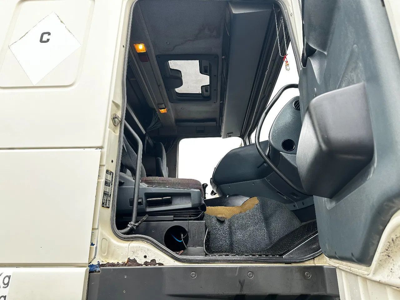 Tegljač DAF XF 95.380 4X2 Tractor-unit Spring/Air ZF Manual DAF XF 95.380 4X2 Tractor-unit Spring/Air ZF Manual: slika Tegljač DAF XF 95.380 4X2 Tractor-unit Spring/Air ZF Manual DAF XF 95.380 4X2 Tractor-unit Spring/Air ZF Manual