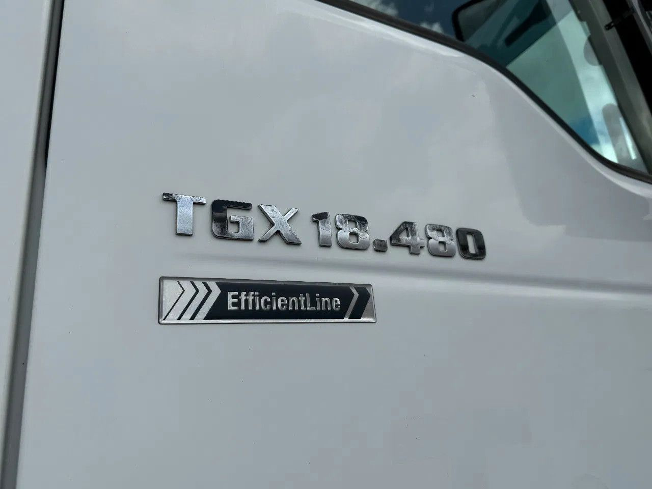 Tegljač MAN TGX 18.480 4X2 Tractor-unit Spring/Air Retarder: slika Tegljač MAN TGX 18.480 4X2 Tractor-unit Spring/Air Retarder