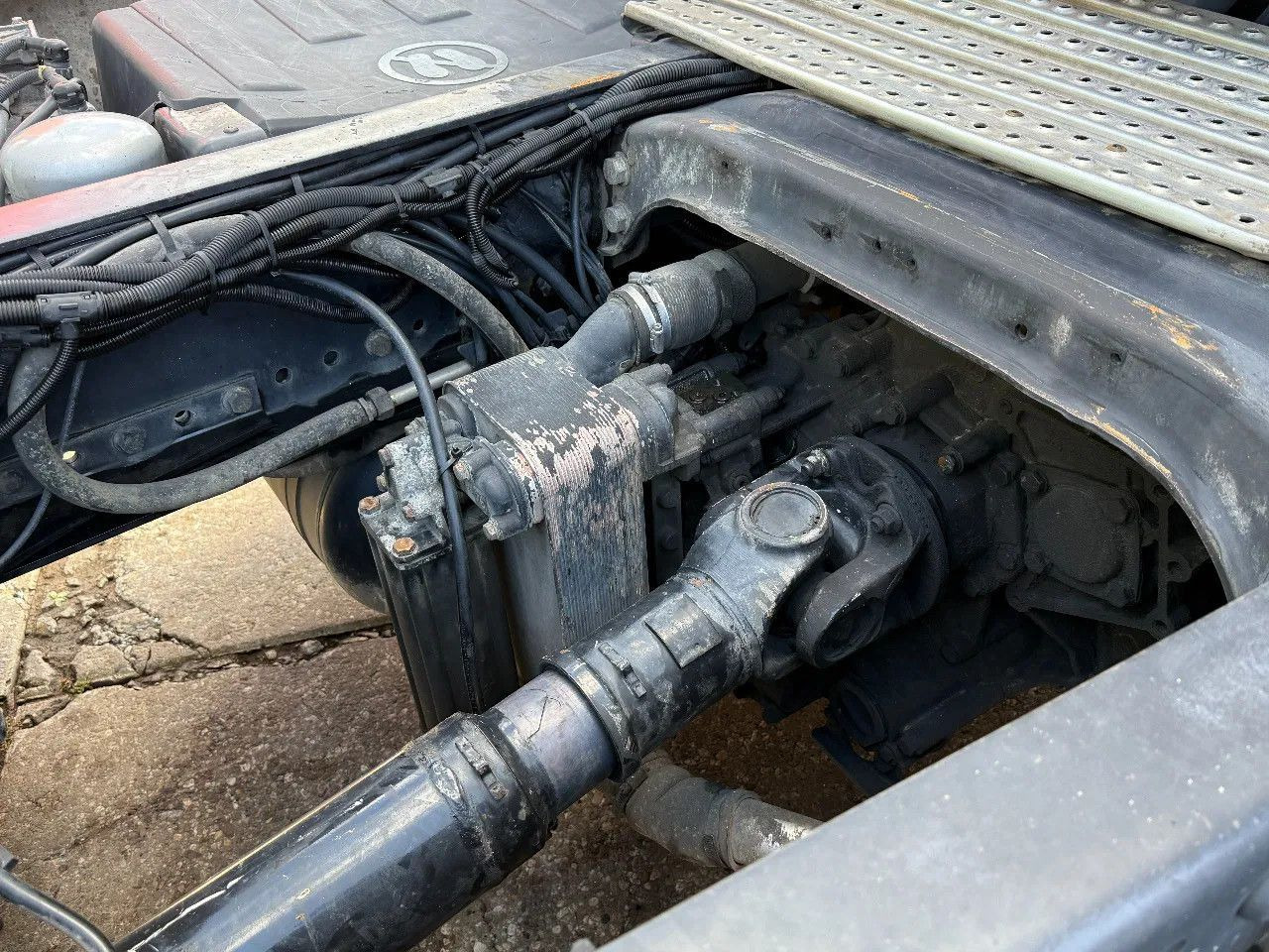 Tegljač MAN TGX 18.480 4X2 Tractor-unit Spring/Air Retarder: slika Tegljač MAN TGX 18.480 4X2 Tractor-unit Spring/Air Retarder