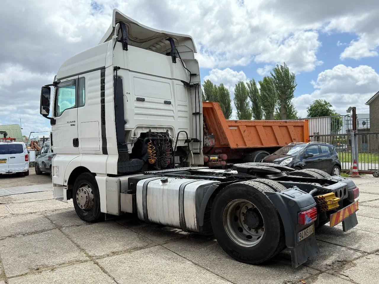 MAN TGX 18.480 4X2 Tractor-unit Spring/Air Retarder - Tegljač: slika MAN TGX 18.480 4X2 Tractor-unit Spring/Air Retarder - Tegljač MAN TGX 18.480 4X2 Tractor-unit Spring/Air Retarder - Tegljač: slika MAN TGX 18.480 4X2 Tractor-unit Spring/Air Retarder - Tegljač