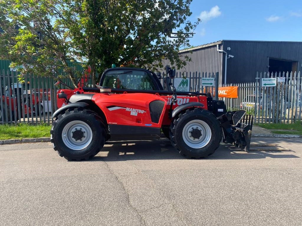 Manitou MT 1033 - Teleskopski rukovatelj: slika Manitou MT 1033 - Teleskopski rukovatelj Manitou MT 1033 - Teleskopski rukovatelj: slika Manitou MT 1033 - Teleskopski rukovatelj