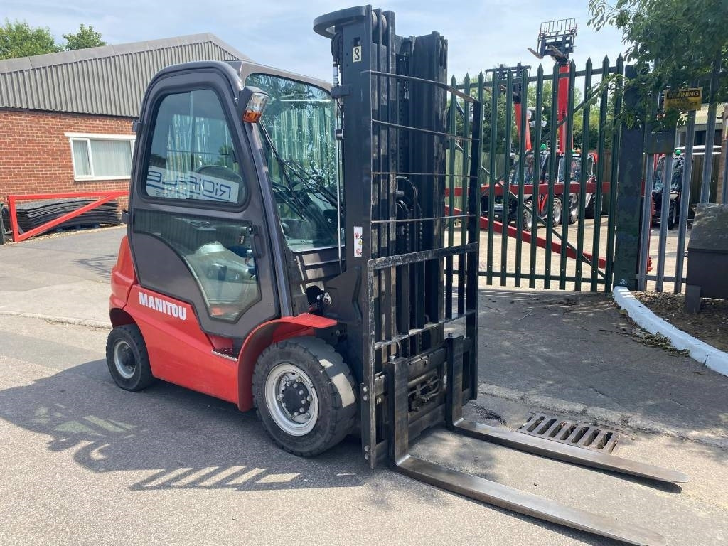 Manitou Mi25D - Diesel viličar: slika Manitou Mi25D - Diesel viličar Manitou Mi25D - Diesel viličar: slika Manitou Mi25D - Diesel viličar