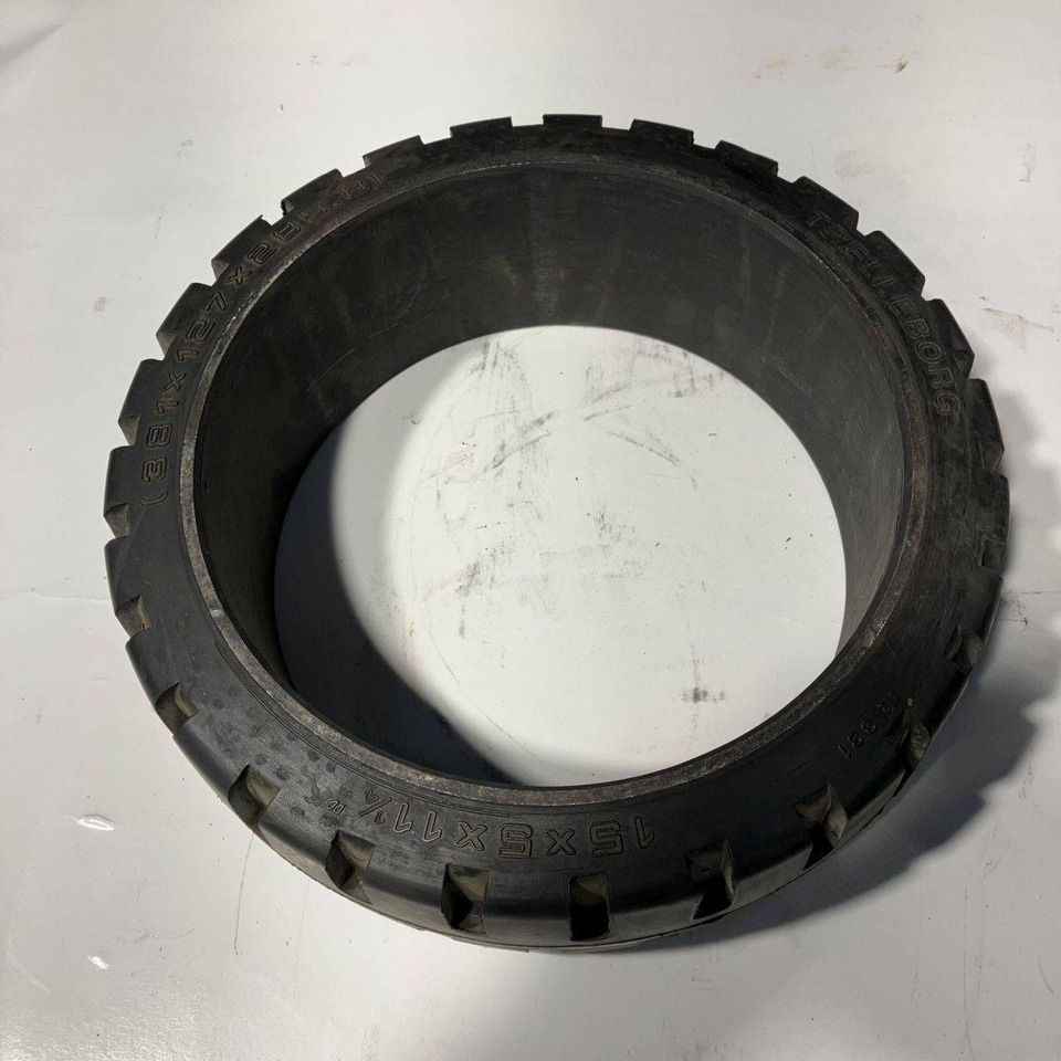 2X trelleborg 15x5x11 1/4 tyres - Guma za Oprema za rukovanje materijalima: slika 2X trelleborg 15x5x11 1/4 tyres - Guma za Oprema za rukovanje materijalima 2X trelleborg 15x5x11 1/4 tyres - Guma za Oprema za rukovanje materijalima: slika 2X trelleborg 15x5x11 1/4 tyres - Guma za Oprema za rukovanje materijalima