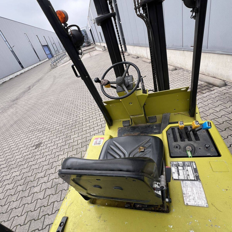 Clark GPM30 - Plinski viličar: slika Clark GPM30 - Plinski viličar Clark GPM30 - Plinski viličar: slika Clark GPM30 - Plinski viličar