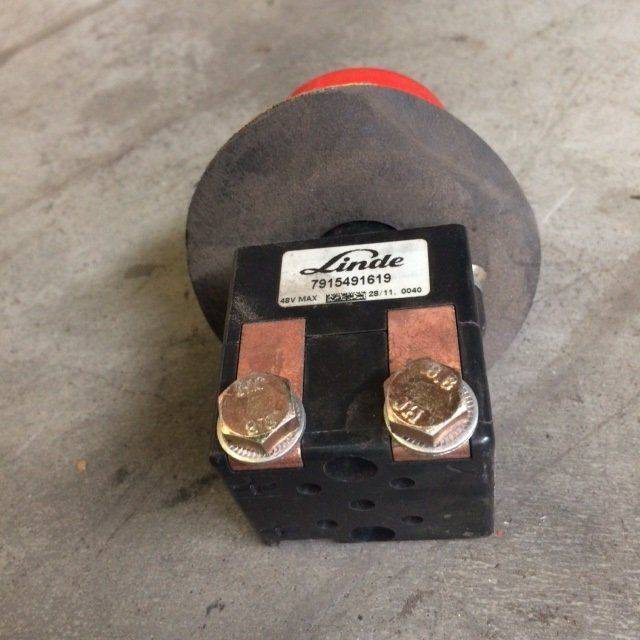 Emergency stop switch for Linde Series 1110/1111/1190/132 - Prekidač upravljačkog stupa za Oprema za rukovanje materijalima: slika Emergency stop switch for Linde Series 1110/1111/1190/132 - Prekidač upravljačkog stupa za Oprema za rukovanje materijalima Emergency stop switch for Linde Series 1110/1111/1190/132 - Prekidač upravljačkog stupa za Oprema za rukovanje materijalima: slika Emergency stop switch for Linde Series 1110/1111/1190/132 - Prekidač upravljačkog stupa za Oprema za rukovanje materijalima