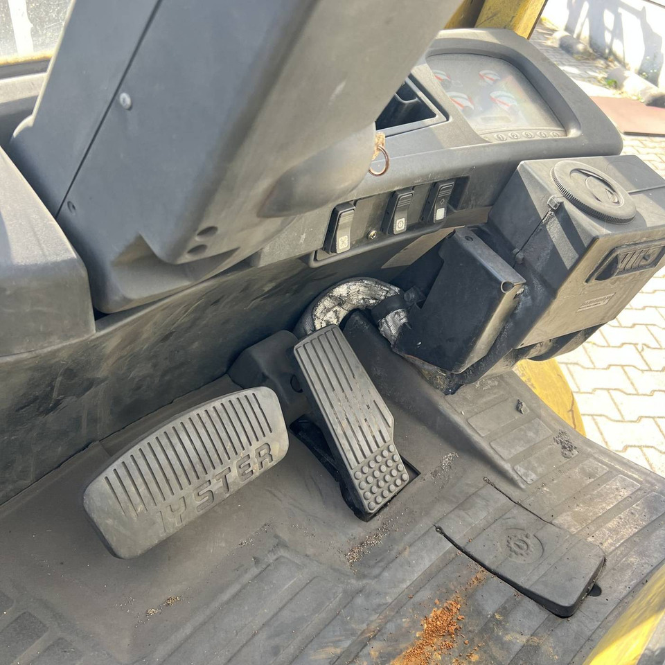 Hyster H4.50XM - Diesel viličar: slika Hyster H4.50XM - Diesel viličar Hyster H4.50XM - Diesel viličar: slika Hyster H4.50XM - Diesel viličar