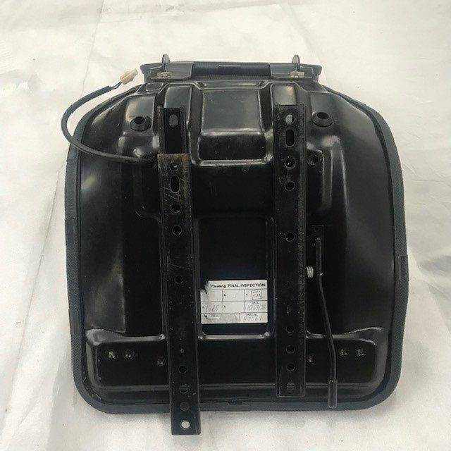 KAB Kuip P1 PVC seat - Sjedalo za Oprema za rukovanje materijalima: slika KAB Kuip P1 PVC seat - Sjedalo za Oprema za rukovanje materijalima KAB Kuip P1 PVC seat - Sjedalo za Oprema za rukovanje materijalima: slika KAB Kuip P1 PVC seat - Sjedalo za Oprema za rukovanje materijalima