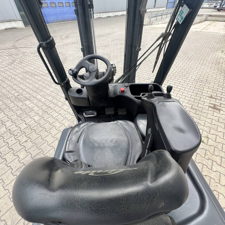 Linde E16PH (386-02) EVO - Električni viličar: slika Linde E16PH (386-02) EVO - Električni viličar Linde E16PH (386-02) EVO - Električni viličar: slika Linde E16PH (386-02) EVO - Električni viličar