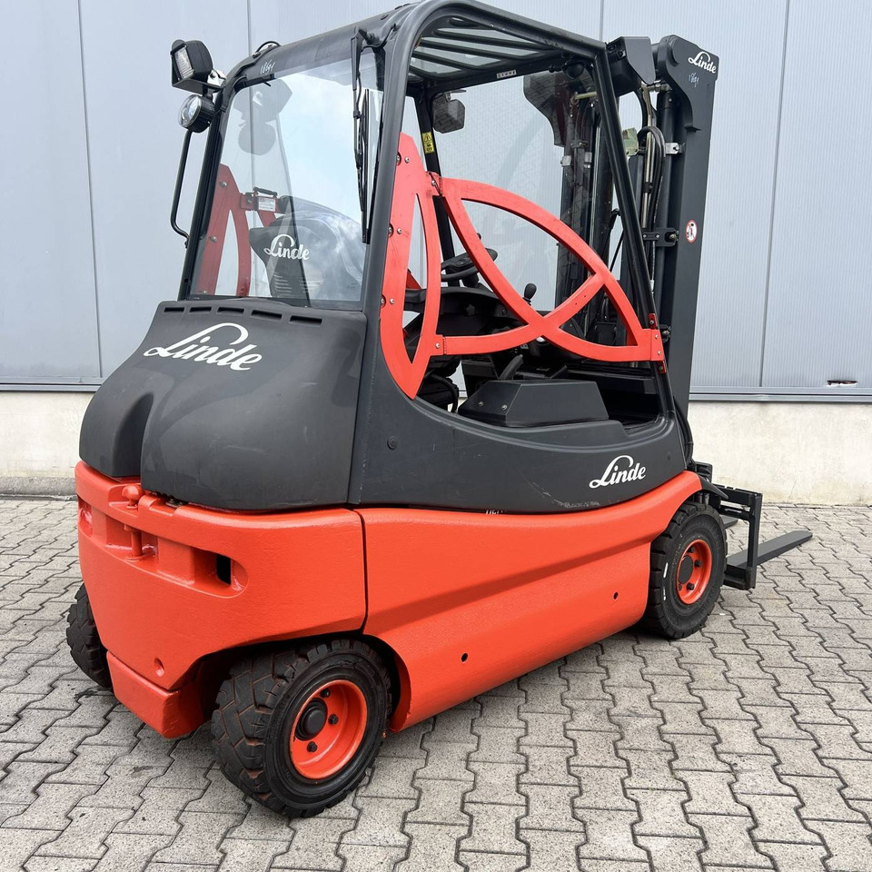 Linde E25S (336-03) - Električni viličar: slika Linde E25S (336-03) - Električni viličar Linde E25S (336-03) - Električni viličar: slika Linde E25S (336-03) - Električni viličar
