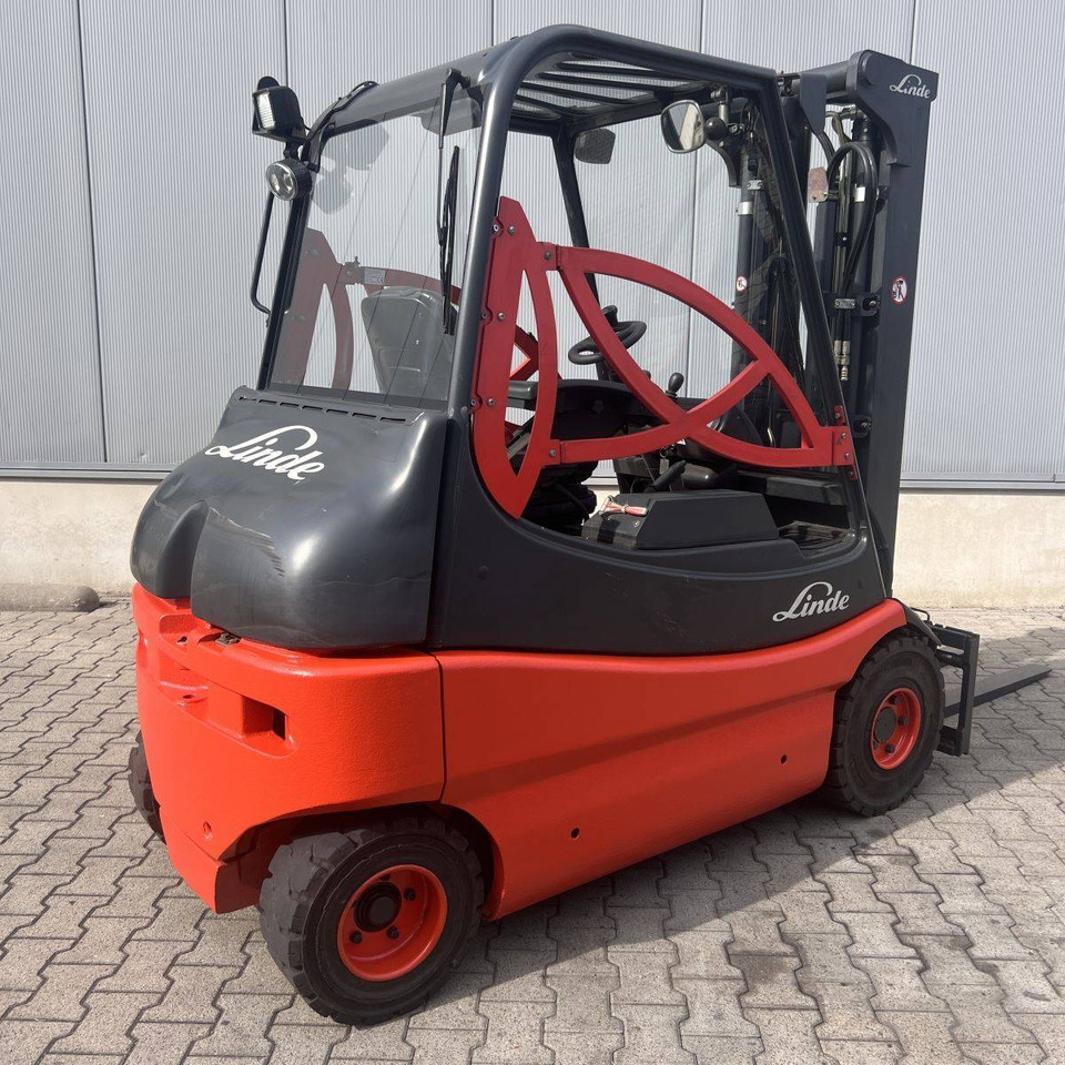 Linde E25S (336-03) - Električni viličar: slika Linde E25S (336-03) - Električni viličar Linde E25S (336-03) - Električni viličar: slika Linde E25S (336-03) - Električni viličar