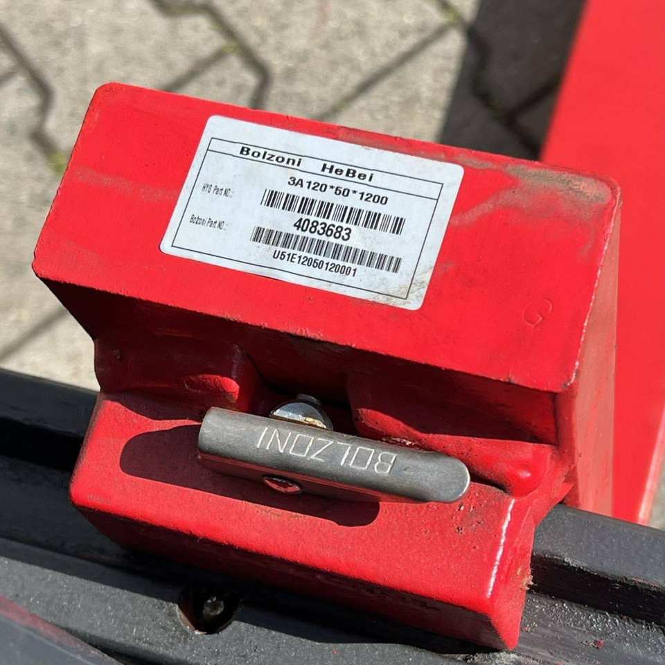 Električni viličar Linde E30 (387): slika Električni viličar Linde E30 (387) Električni viličar Linde E30 (387): slika Električni viličar Linde E30 (387)