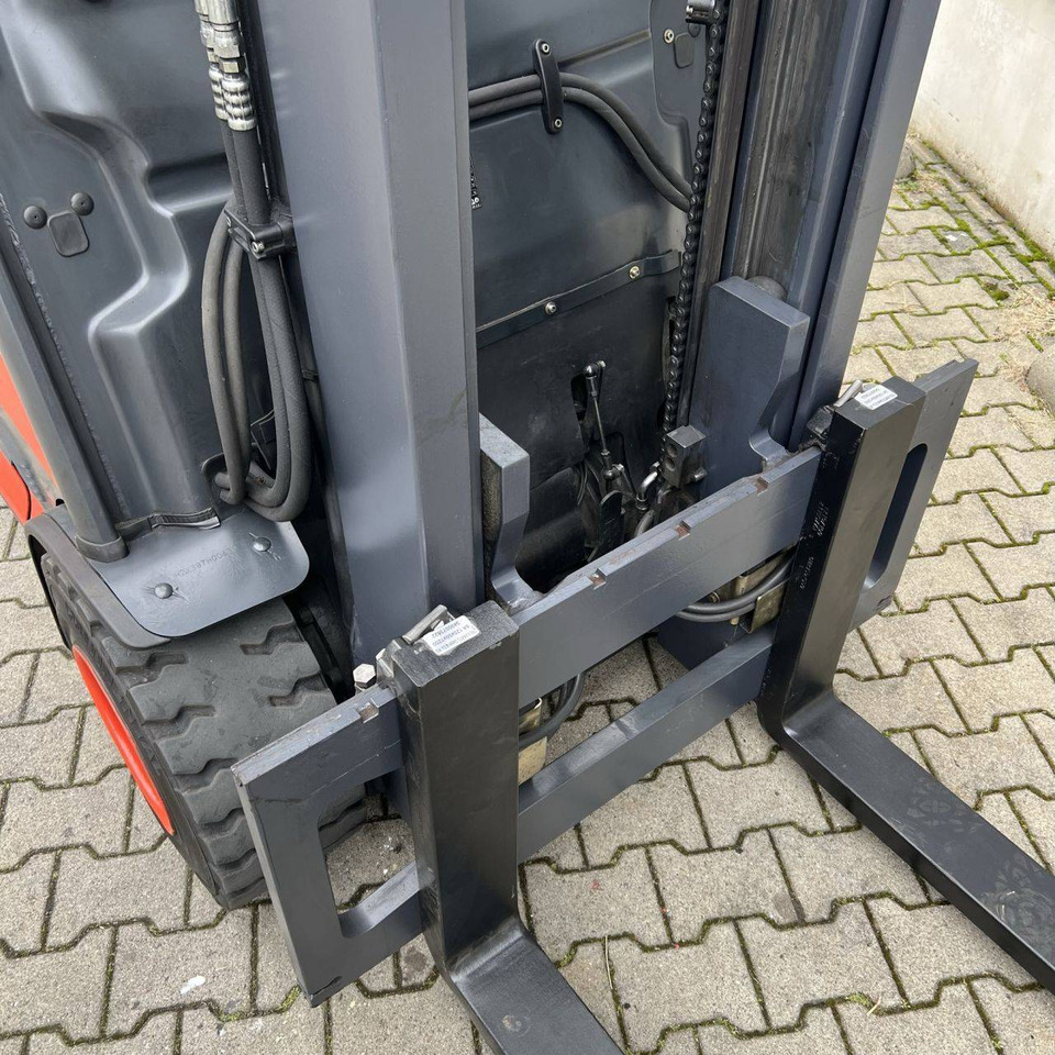 Električni viličar Linde E30/600 HL (387): slika Električni viličar Linde E30/600 HL (387) Električni viličar Linde E30/600 HL (387): slika Električni viličar Linde E30/600 HL (387)