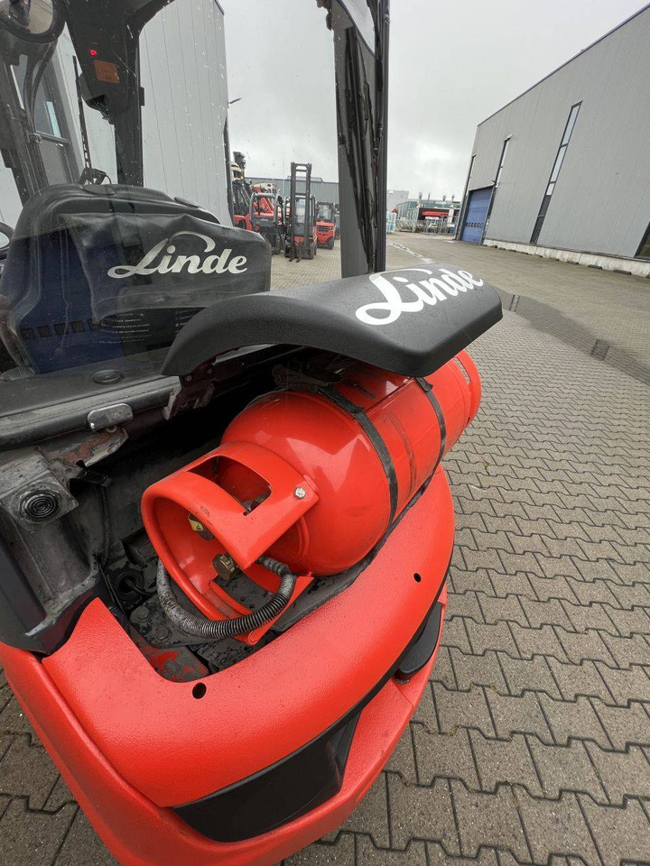 Linde H20T (391) - Plinski viličar: slika Linde H20T (391) - Plinski viličar Linde H20T (391) - Plinski viličar: slika Linde H20T (391) - Plinski viličar