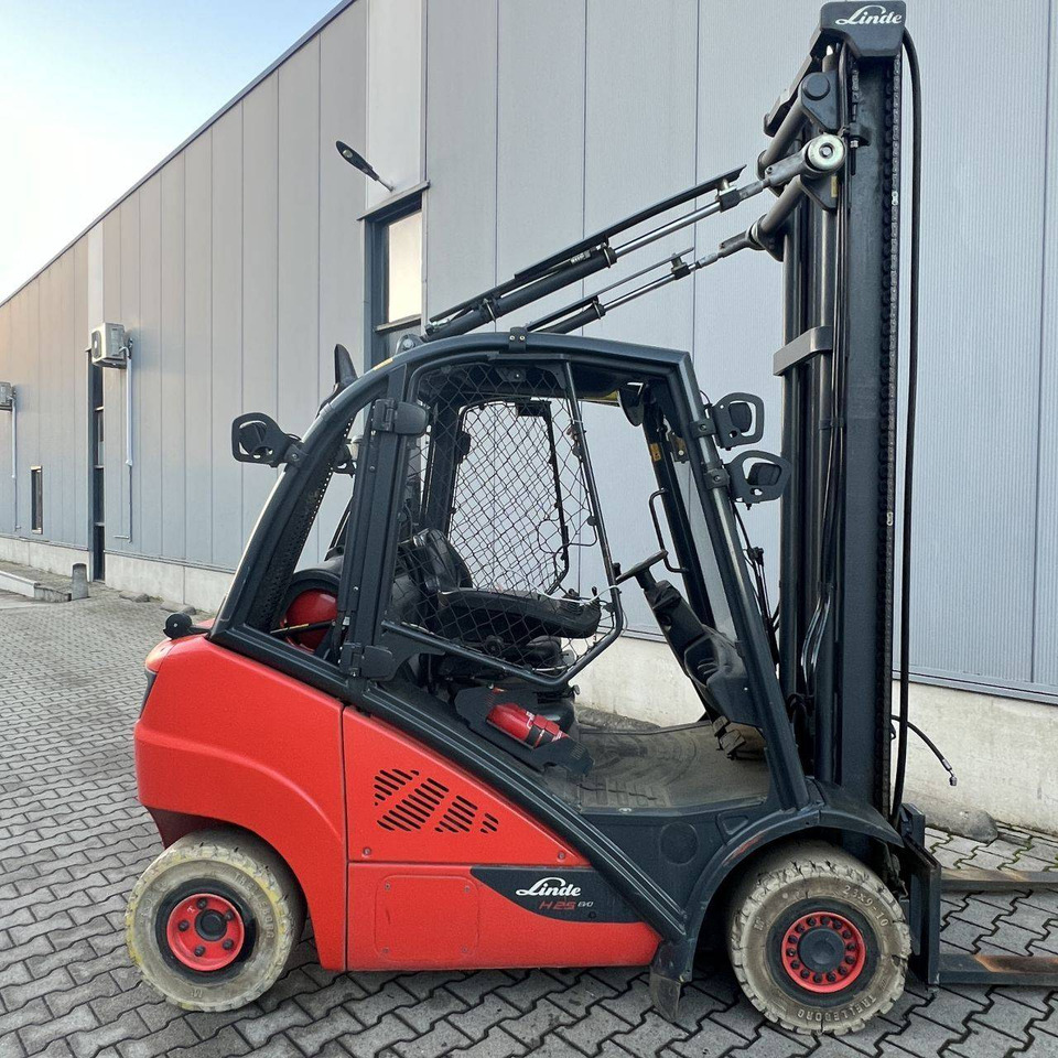 Linde H25T-02 (392) EVO - Plinski viličar: slika Linde H25T-02 (392) EVO - Plinski viličar Linde H25T-02 (392) EVO - Plinski viličar: slika Linde H25T-02 (392) EVO - Plinski viličar