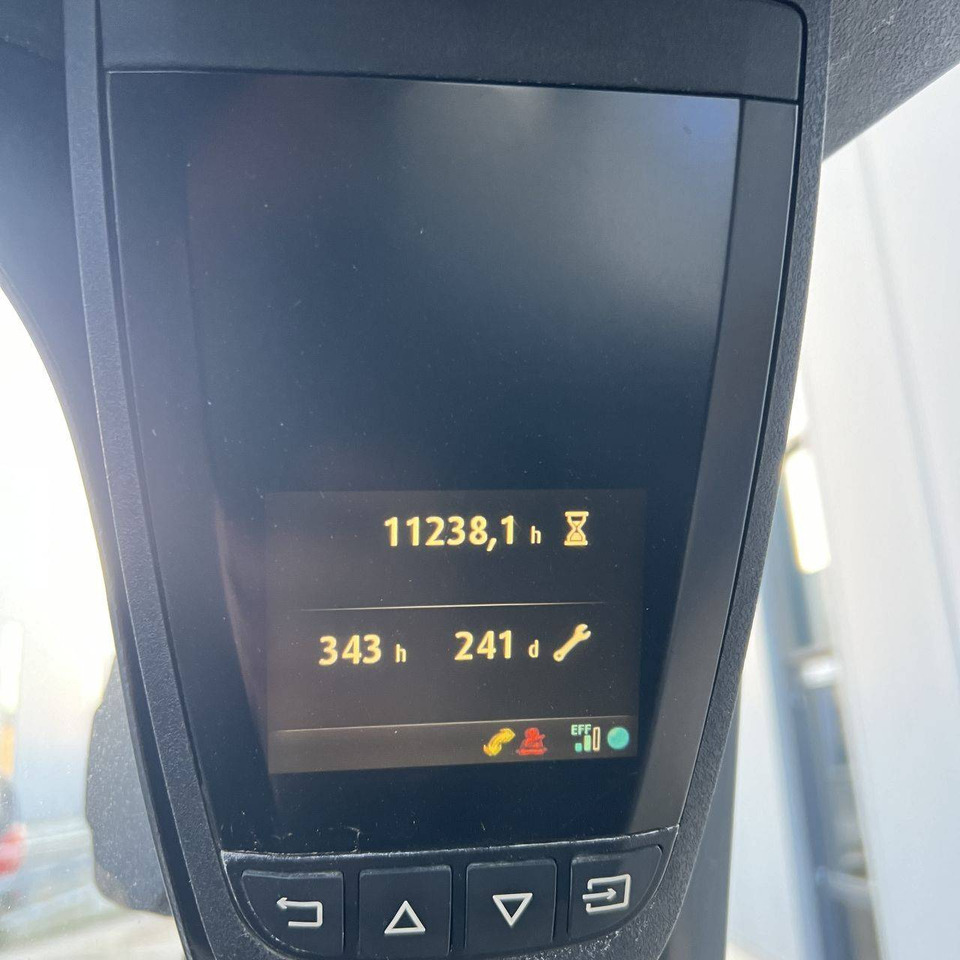 Plinski viličar Linde H25T-02 (392) EVO: slika Plinski viličar Linde H25T-02 (392) EVO Plinski viličar Linde H25T-02 (392) EVO: slika Plinski viličar Linde H25T-02 (392) EVO