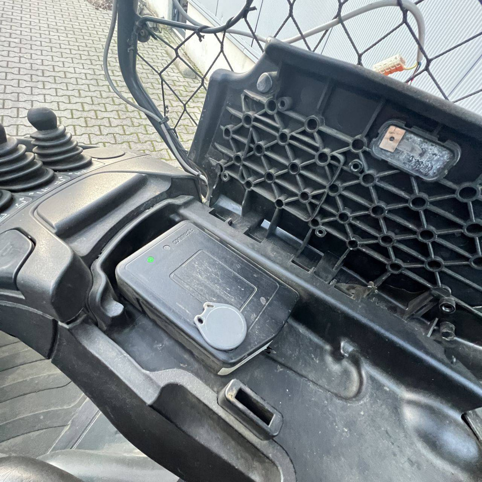 Plinski viličar Linde H25T-02 (392) EVO: slika Plinski viličar Linde H25T-02 (392) EVO Plinski viličar Linde H25T-02 (392) EVO: slika Plinski viličar Linde H25T-02 (392) EVO