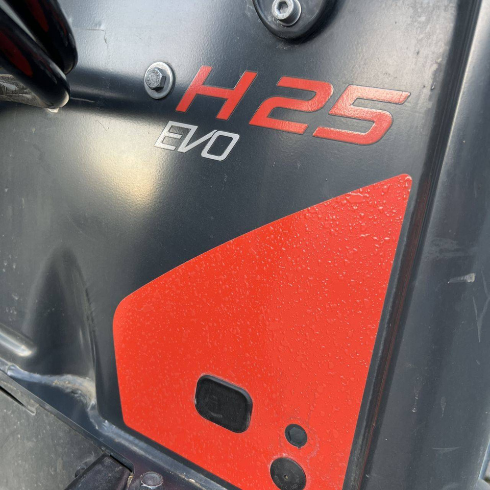 Plinski viličar Linde H25T-02 (392) EVO: slika Plinski viličar Linde H25T-02 (392) EVO Plinski viličar Linde H25T-02 (392) EVO: slika Plinski viličar Linde H25T-02 (392) EVO