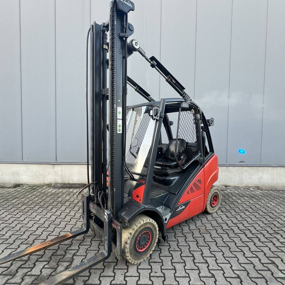 Linde H25T-02 (393) EVO - Plinski viličar: slika Linde H25T-02 (393) EVO - Plinski viličar Linde H25T-02 (393) EVO - Plinski viličar: slika Linde H25T-02 (393) EVO - Plinski viličar