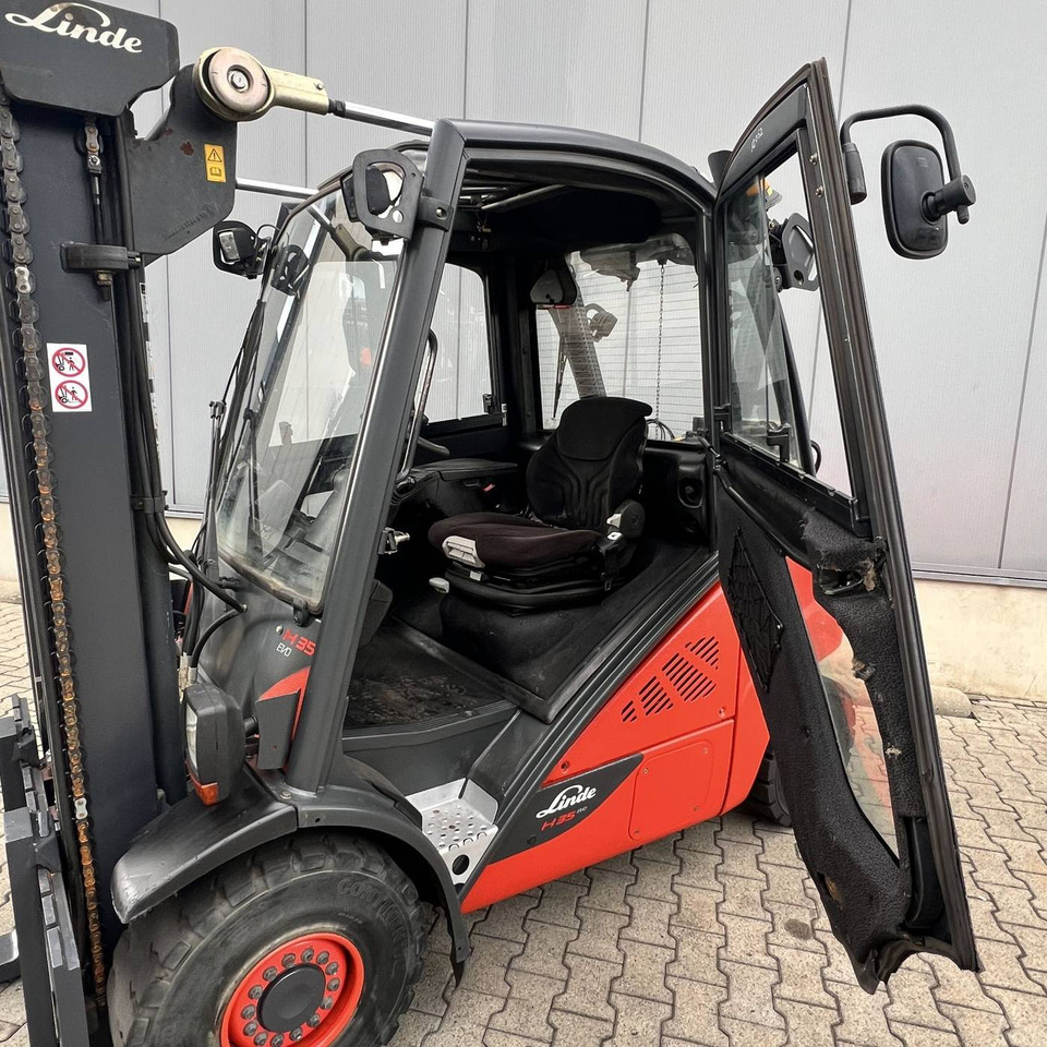 Linde H35D (393-02) EVO - Diesel viličar: slika Linde H35D (393-02) EVO - Diesel viličar Linde H35D (393-02) EVO - Diesel viličar: slika Linde H35D (393-02) EVO - Diesel viličar