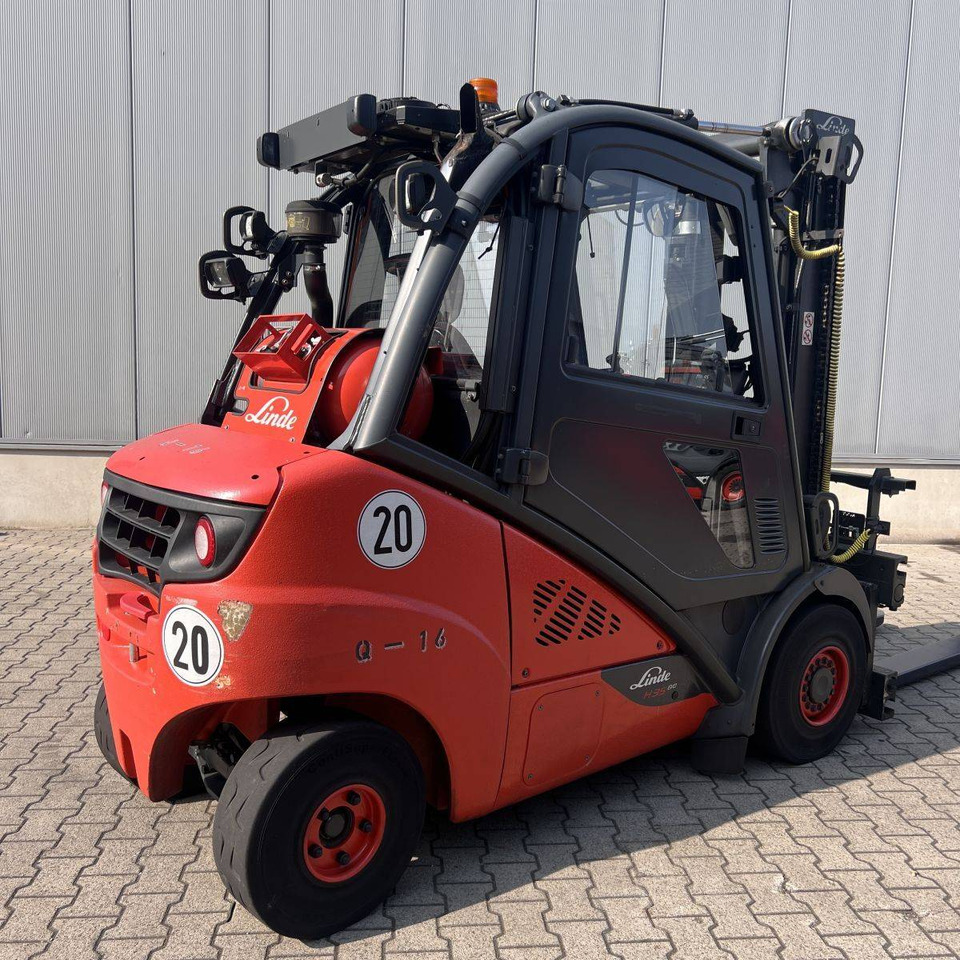 Linde H35T (393-02) EVO - Plinski viličar: slika Linde H35T (393-02) EVO - Plinski viličar Linde H35T (393-02) EVO - Plinski viličar: slika Linde H35T (393-02) EVO - Plinski viličar